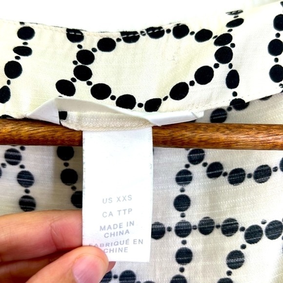 H&M - Black And Ivory Design V Neck Button Down Puff Sleeves Top Size XXS - Picture 8 of 11